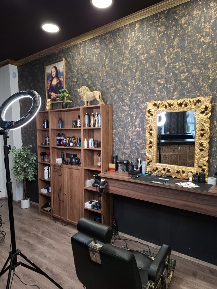 Interiér barbershopu Imperial Barber