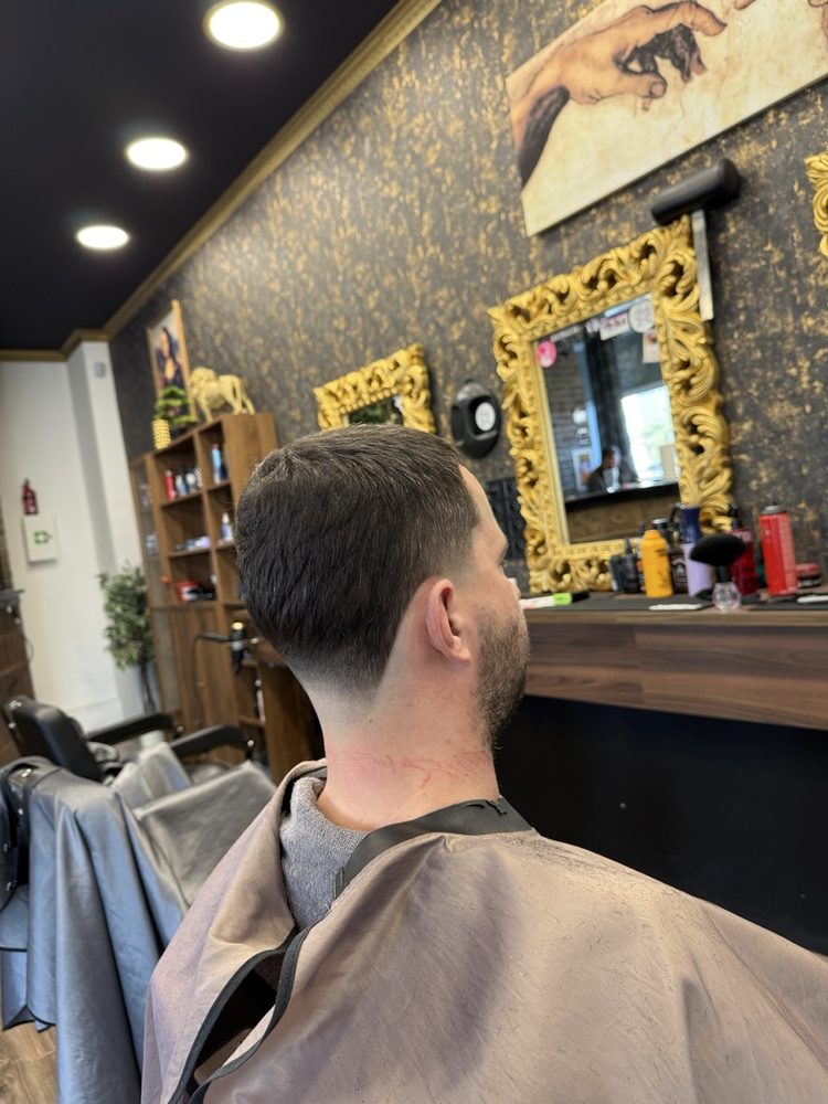 Práca barbera v Imperial Barber